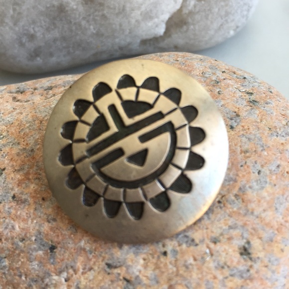 SOLD Native American Vintage Hopi Sunface Earrings - Picture 4 of 6